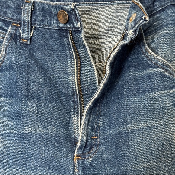 Rustler Straight Leg Jeans | 33x32 | Faded Blue Denim - Picture 3 of 6